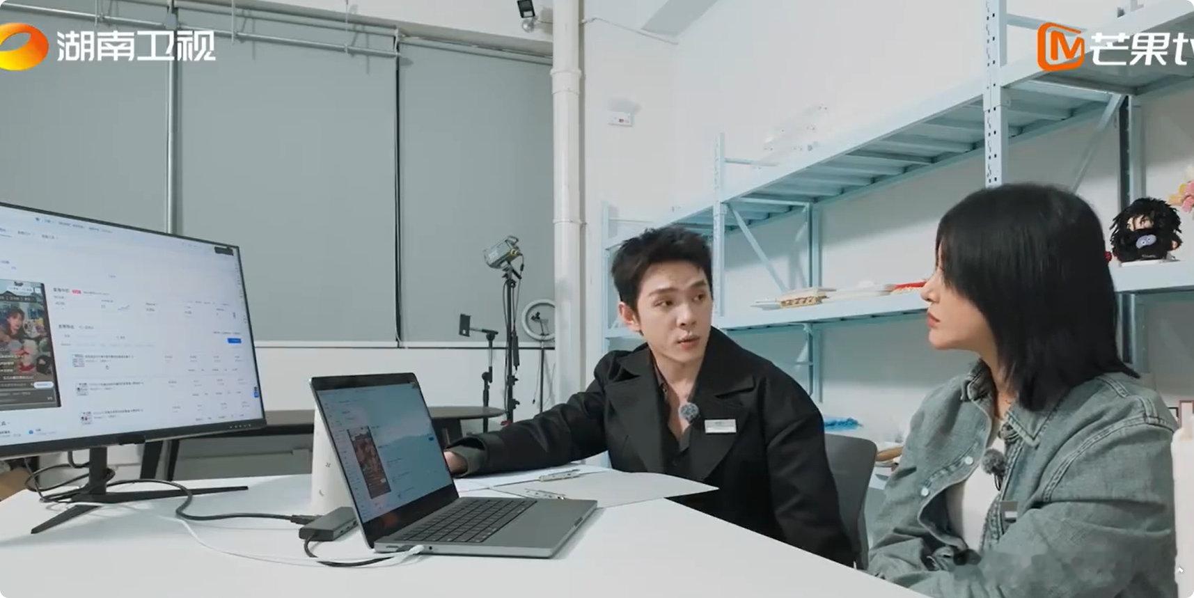 李佳琦评毛巾少爷直播没有情绪姜还是老的辣，李佳琦一眼就点出直播核心问题，专业度拉