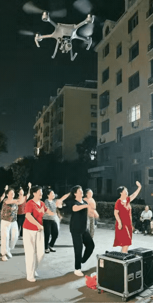 大妈们万万没想到，这也太狠了[捂脸]
高科技的运用哈哈哈……