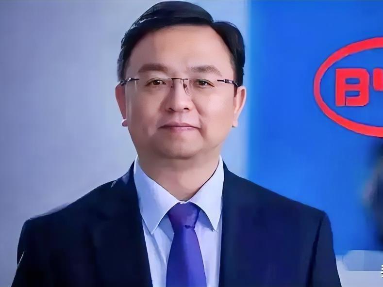 世界上没有谁能跟钱过不去，比亚迪的性价比无与伦比。

比亚迪董事长王传福给全世界