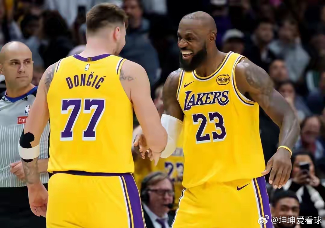 满分表现！詹姆斯31+10+9放弃三双 为子出场成就温情时刻北京时间X日，NBA