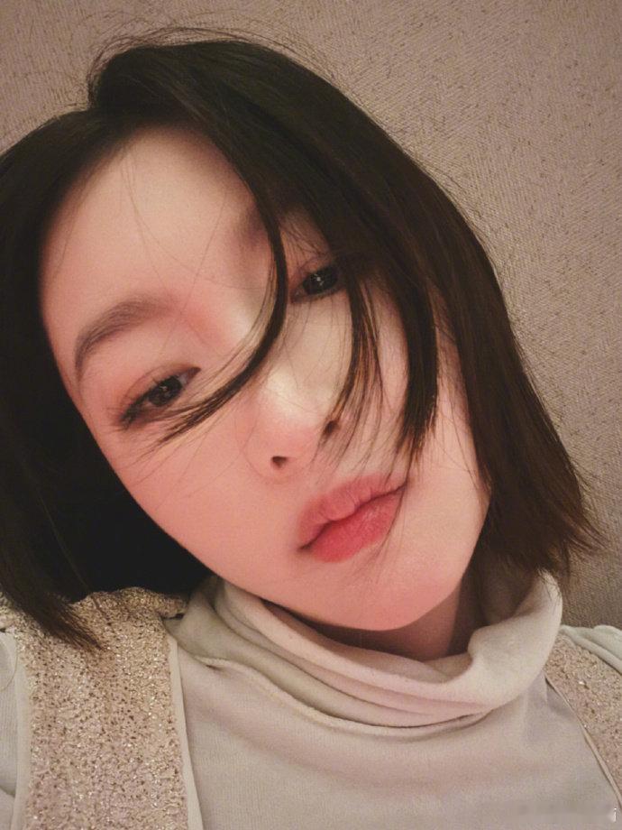 娜扎送考王星越被花少的细节狠狠打动，出发前有人专门送行鼓劲，娜扎给王星越加油这段