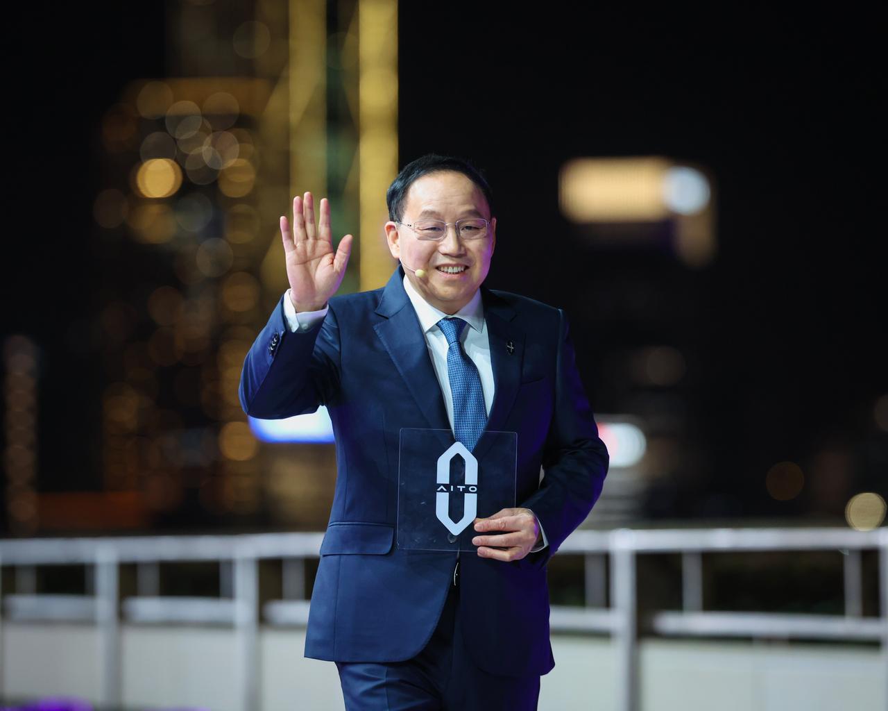 “含华量”铸就差异化！鸿蒙智行8W+交付量背后的技术底气
以技术硬实力构筑差异化