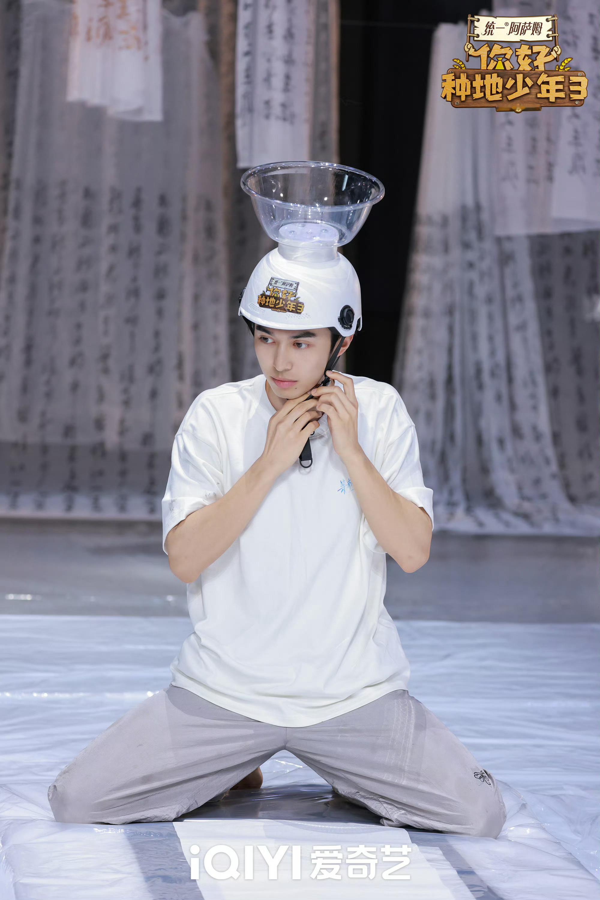 十个勤天你好种地少年 这美工老师也是"用心良苦"，特意对比了一下