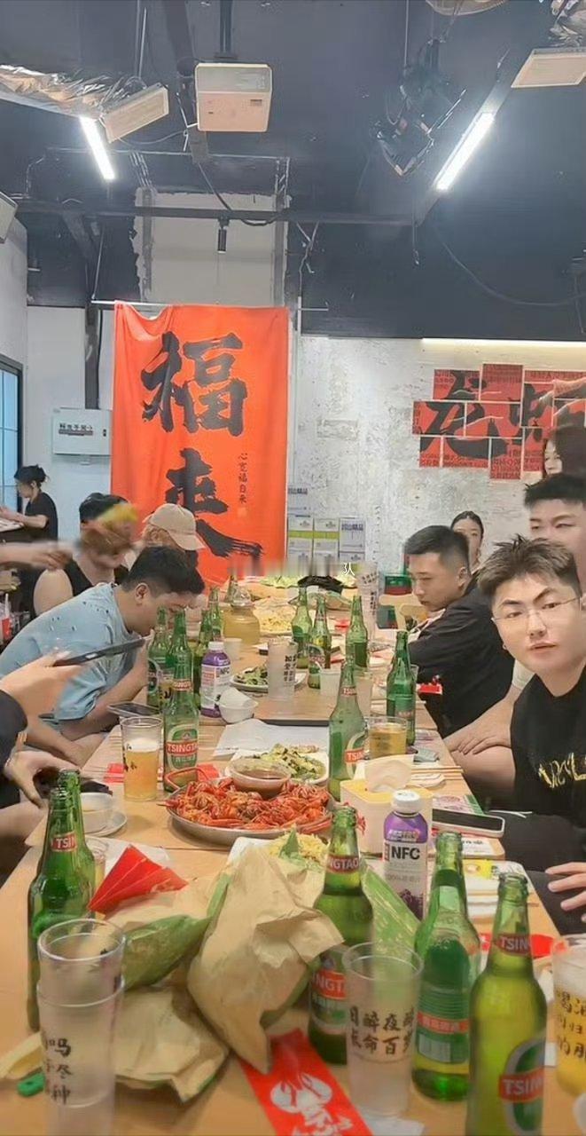 吴迪团队这群酒囊饭袋，不给公司好好打流水，一个个出来喝酒，不把老恩师的话放在眼里