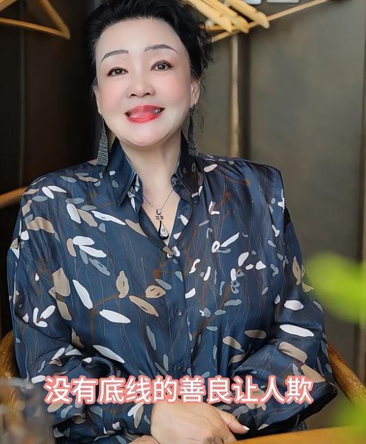 听了马筱梅说的，
特意去查了一下张兰的别墅，
真是不查不知道，一查才发现，原来这