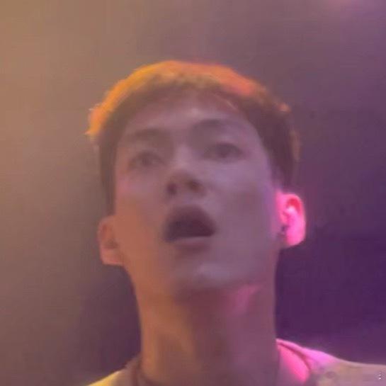 第二次艾特您了，主要是您怎么还没来带他走呢？ 