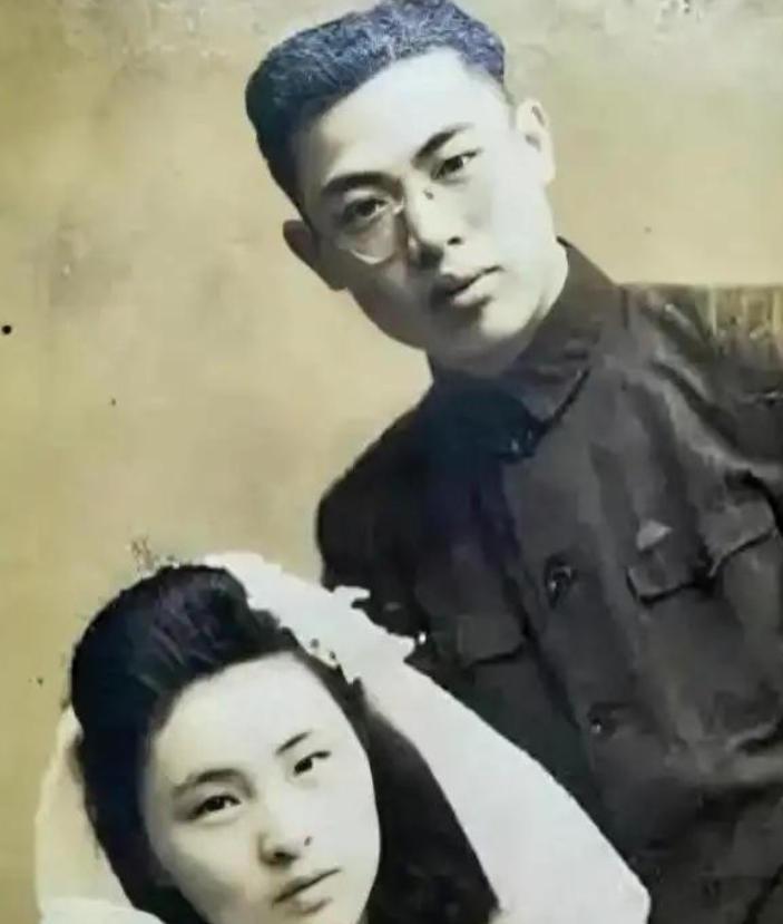 1928年，日本富家女不顾家人反对，远嫁数学家苏步青。哪料，日军侵华期间，富家女