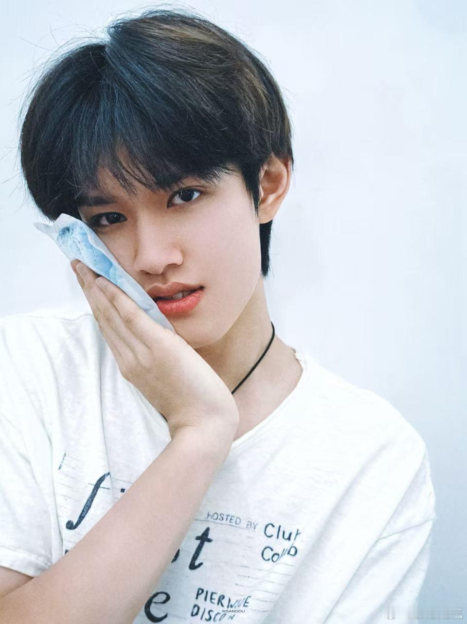 张极拔智齿了 看到张极拔智齿的分享真的好心疼，紧张又难受，还乖乖跟粉丝报备情况，