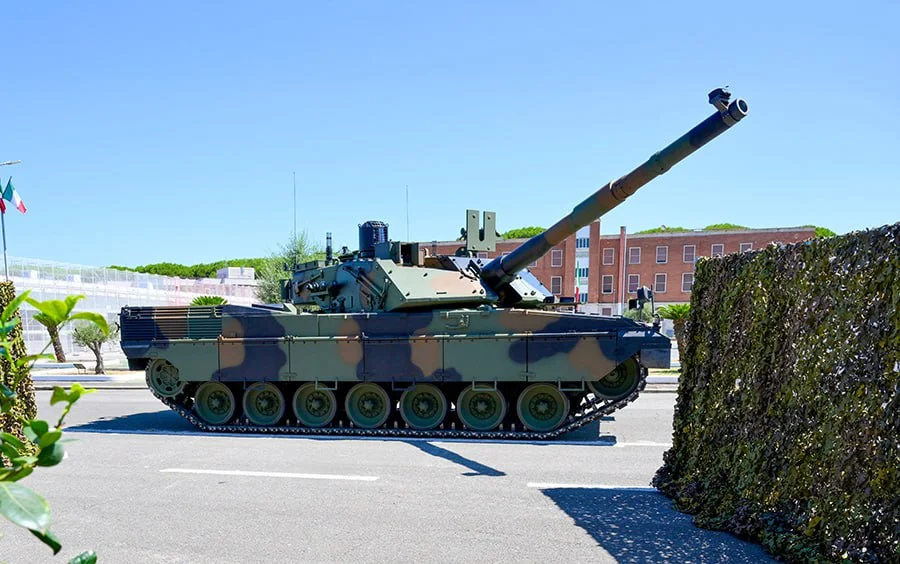 现代化升级后的意大利公羊C2坦克