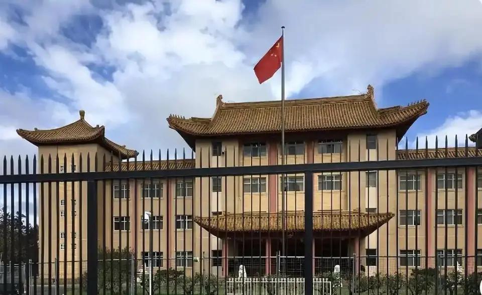 日本前文部科学事务次官前川喜平3月25日写道：“如果高市首相表示与中国对话应保持