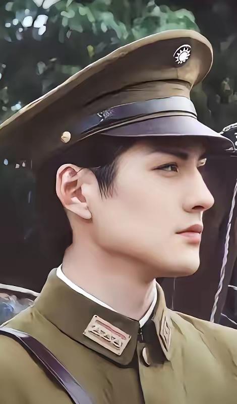 2000年，21岁的严屹宽被上海一个富婆看上，富婆提出用1个亿包养他，日后不用努