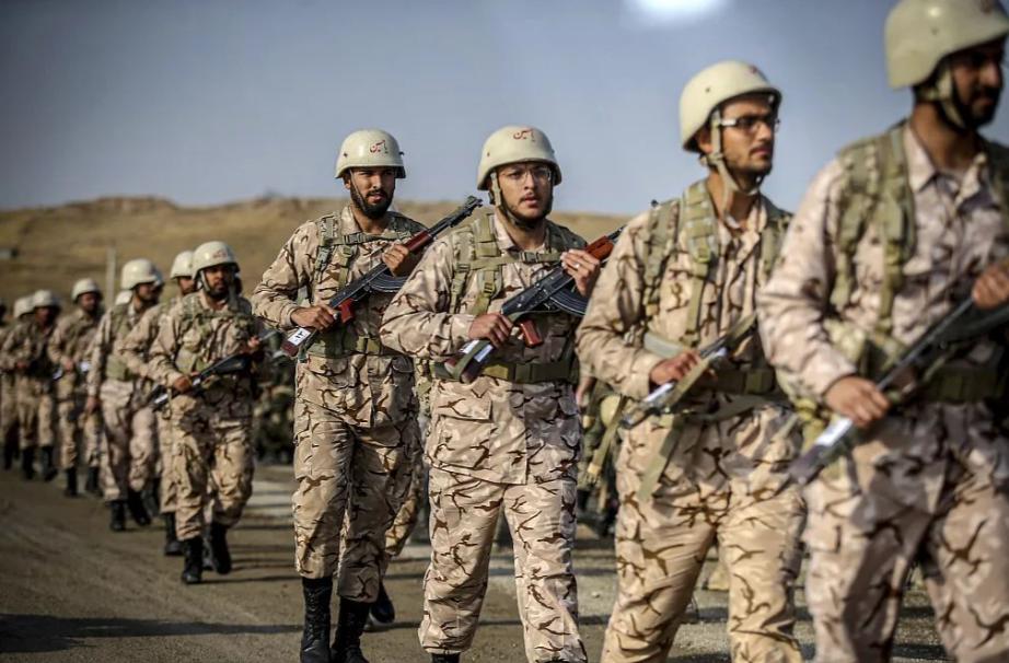 中东战场再爆重磅消息，伊朗这次的军事行动直接打穿了号称“反导王牌”的美制萨德系统