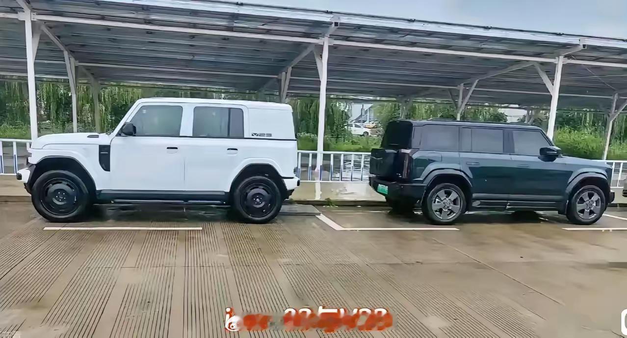 #SUV[超话]# icar v23对比icar 03，体型明显大了半圈 ​​​