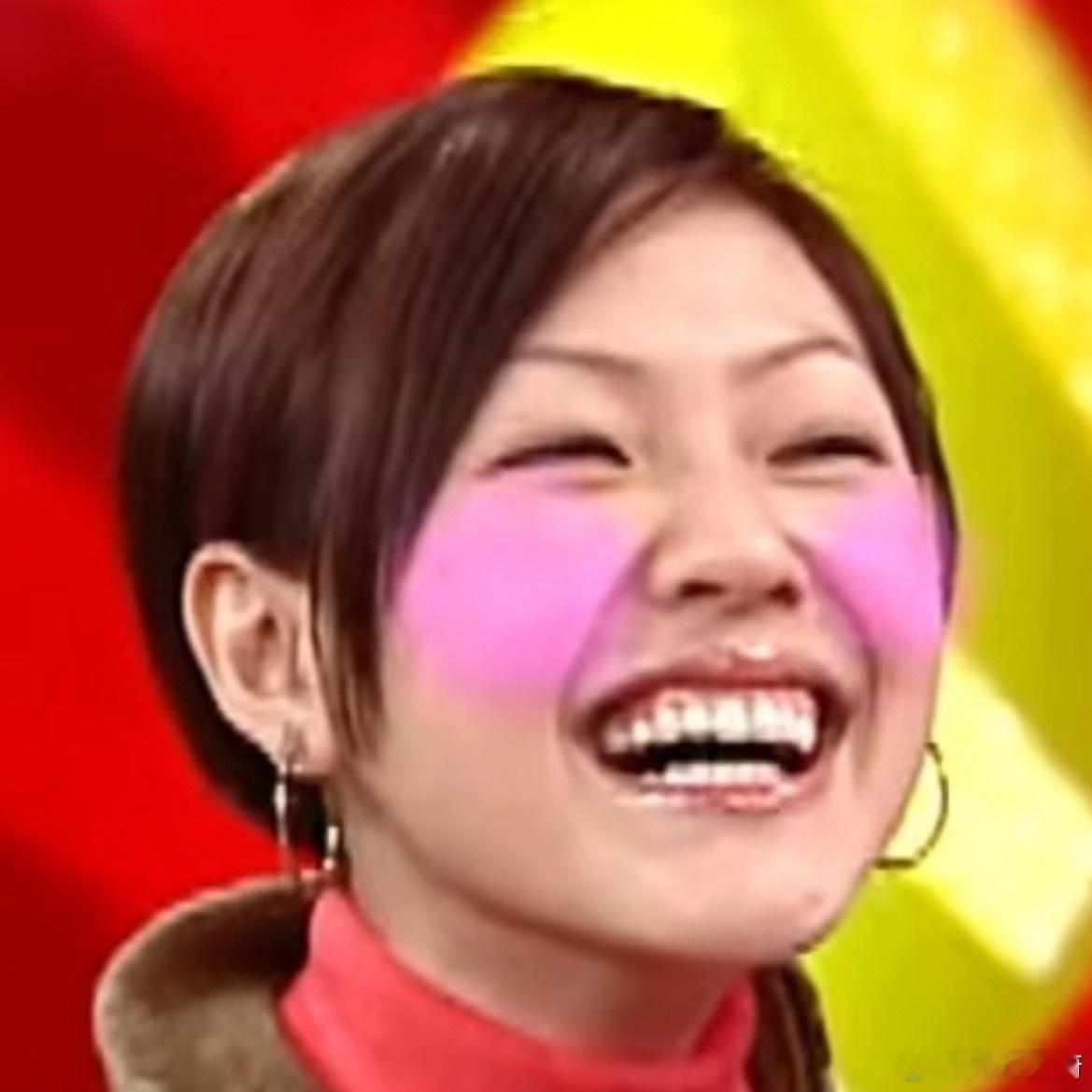 演美剧被抵制，发单曲0冠王。演美剧被艾美奖提名，发单曲3冠王。 ​​​