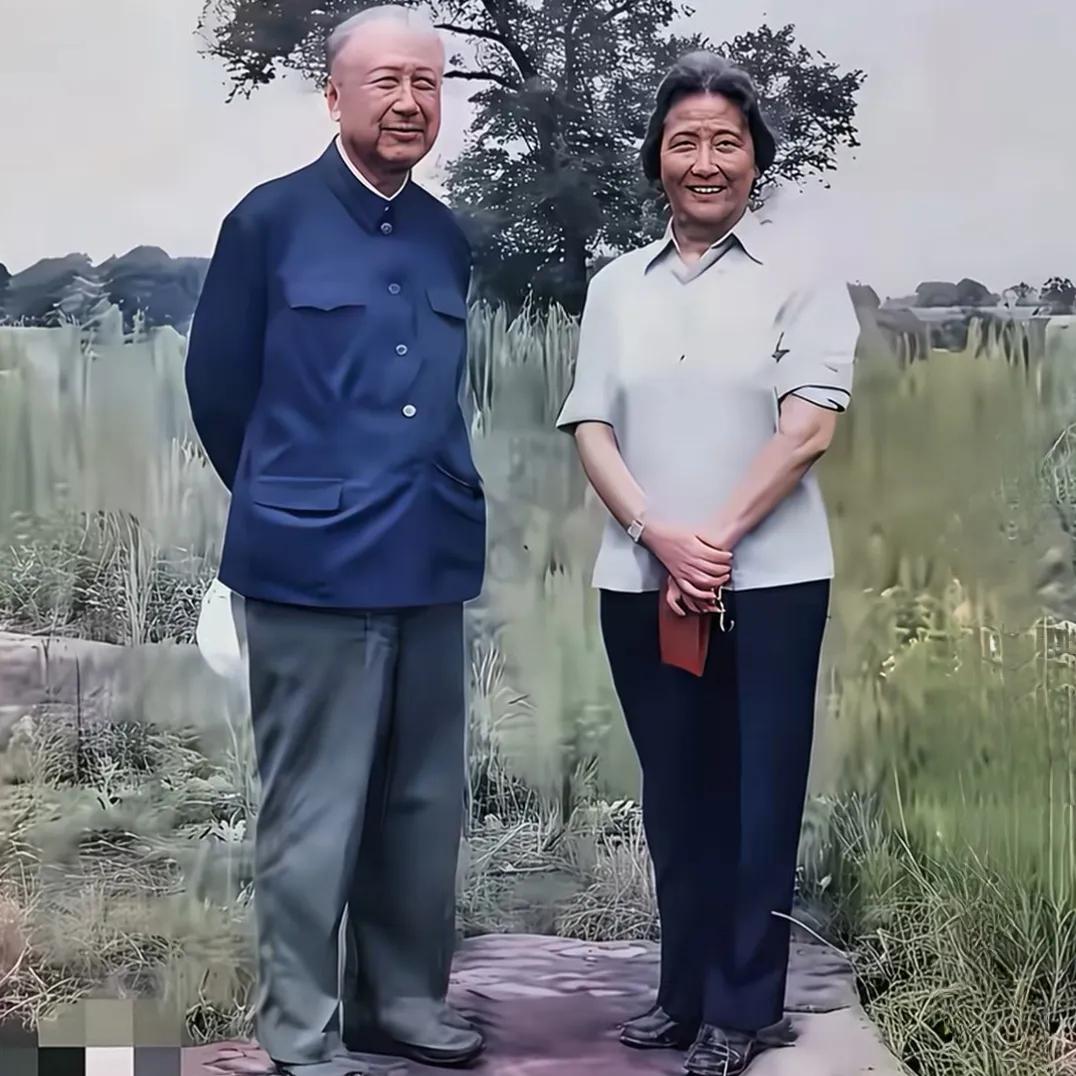 钱学森，大家都熟悉。为了回国，他被美方软禁多年，受尽磨难，却始终没有放弃回到祖国