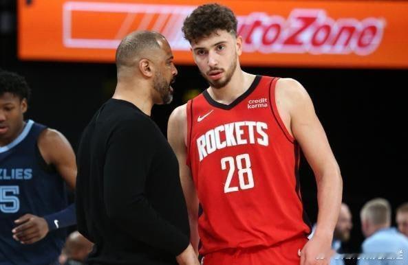 乌度卡持续洗牌轮换，霍勒迪出局，泰特逆袭，谢泼德成火箭“新库里”几乎每一场比赛，