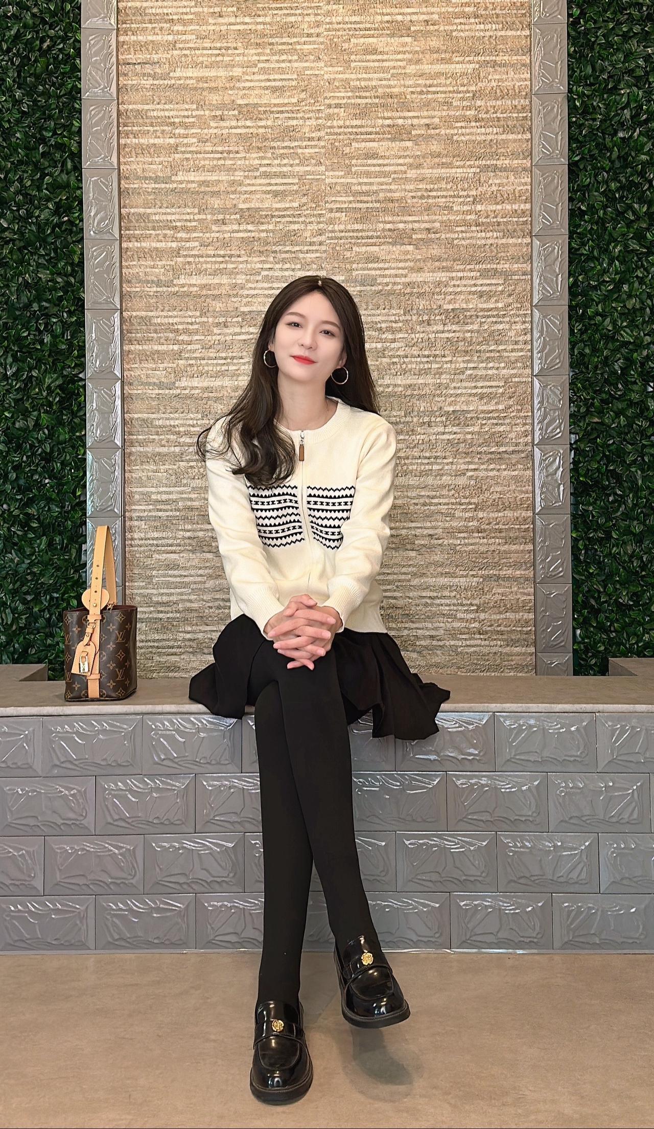 敢于明牌 大大方方做自己 不需要遮遮掩掩 就以本色示人成年人敢筛选不纠简单点我名