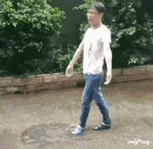 2090当我意识到在我眼里经历了很多事情甚至对抗命运才能站在一起的家产在不了解家