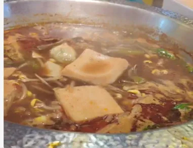 每天一条冷知识 千叶豆腐向上“翘角”是蛋白质的热胀冷缩和内部多孔结构受热膨胀共同