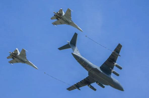 东方大国太聪明了：趁着俄罗斯武器滞销，一口气引进 20 架大飞机

根据曝光的俄