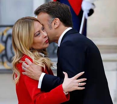 翻脸是迟早的事，当特朗普恐吓意大利，说伊朗的第一颗核武器将会打击意大利的时候，意