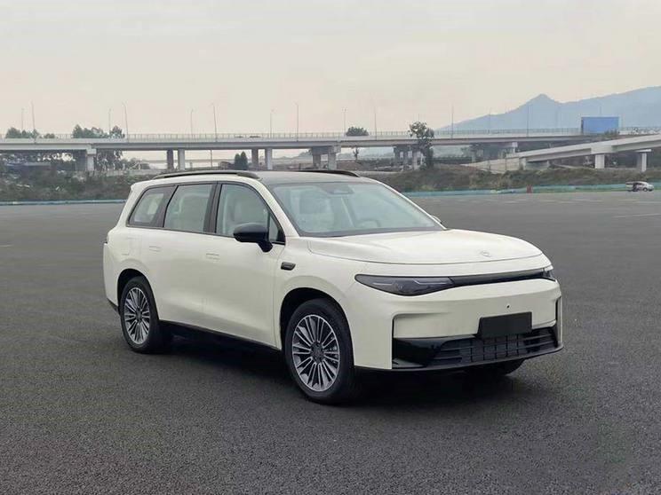 零跑推出“MPSUV”全新物种，是个啥？
据现有信息来看，零跑C16会是零跑首款