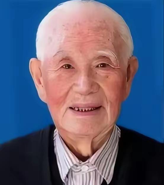 1945年10月，阎锡山的秘书李蓼源被带走，车子一路开到野外，墓坑早已挖好。就在