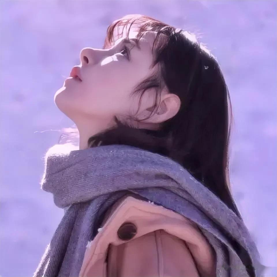 一个男人如果喜欢你，就会愿意花时间和你在一起，听你讲话，一起做一些有意义的事情，