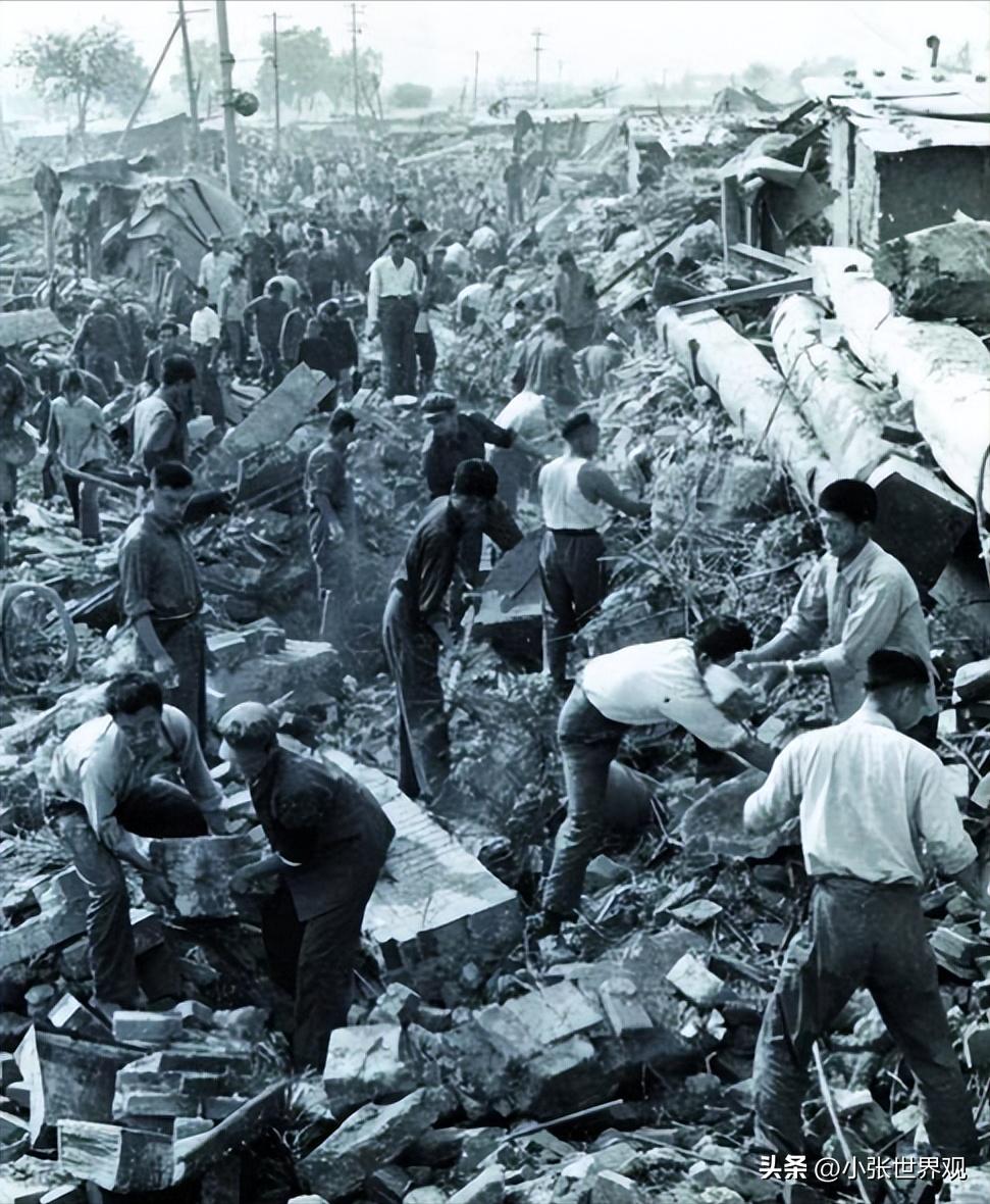 1976年，唐山大地震中，看守所也被震塌，200 多名囚犯从狱中跑了出来。谁料，