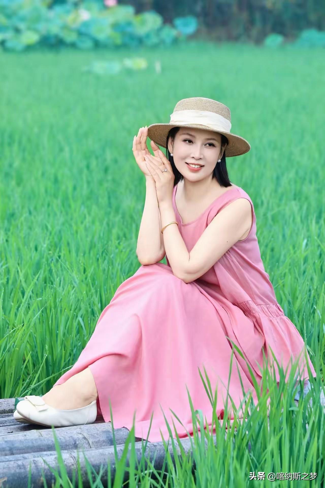 “一寸二寸之鱼，三竿两竿之竹。云气荫于丛蓍，金精养于秋菊。枣酸梨酢，桃榹李薁。名