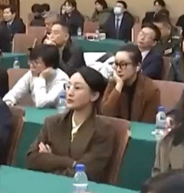 姐是不是偷摸在听霸总小说啊hhhhhh…🤣#参加影协代表大会明星生图#.#秦海