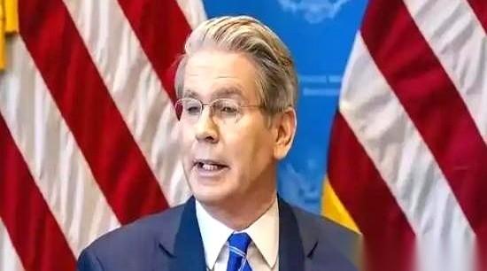 美国财长说，世界承受不起一个顺差一万亿美元的中国。
我听完差点笑出声。
这是我今