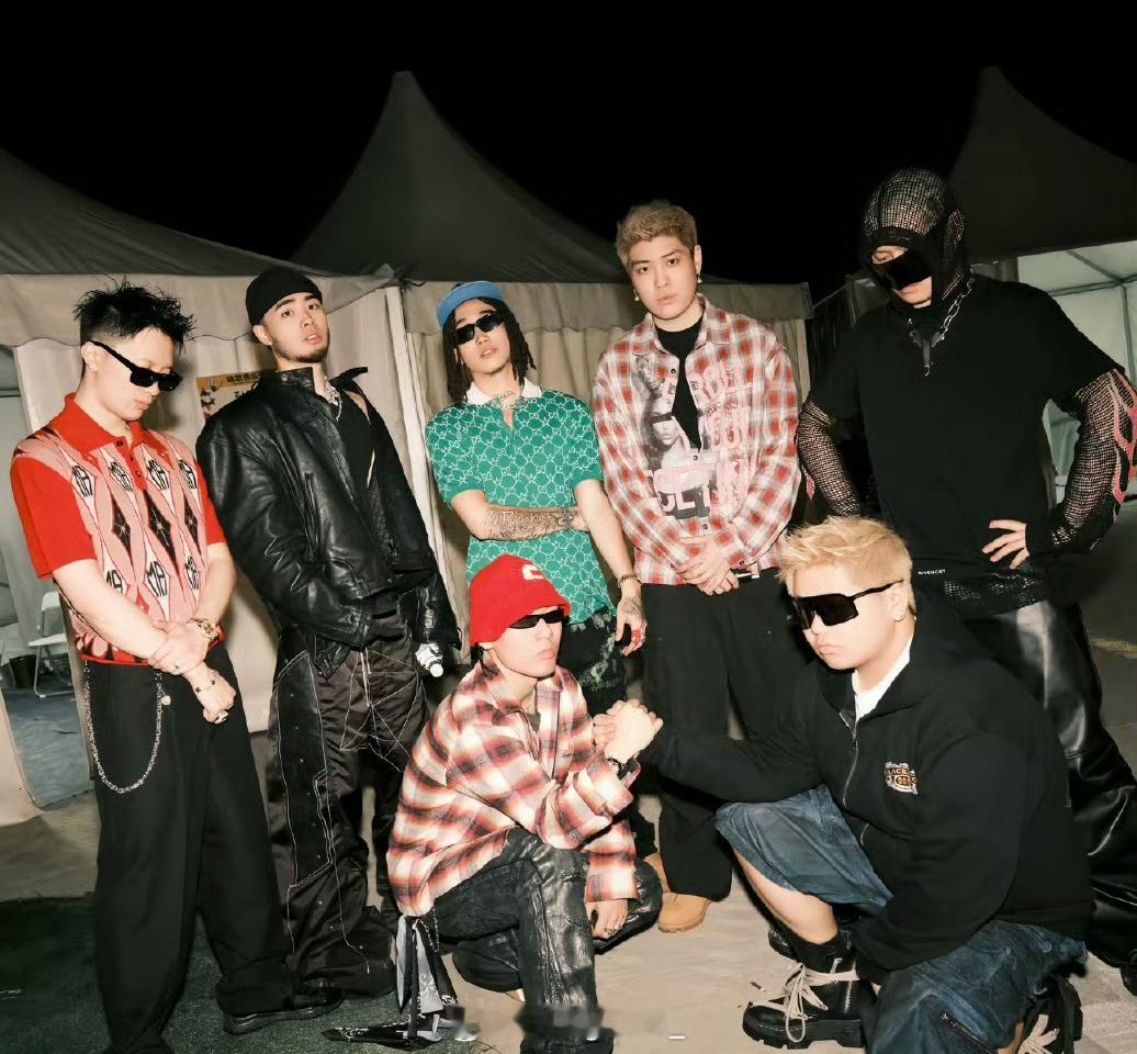 Sakee和付思瑶“退钱事件”目前已经出现了多个版本，你觉得哪个版本是真的？1.