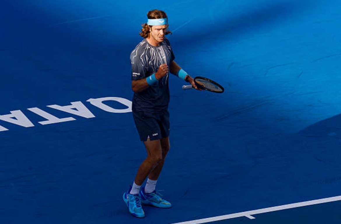 网球talking大会体育大赏 多哈赛卢布列夫6-3 7-6(2)击败西西帕斯，