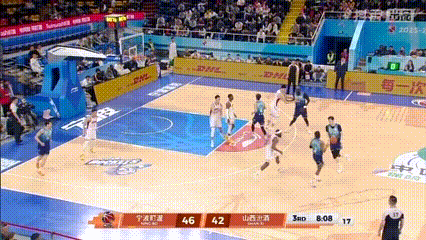 队友和对手都没有想到！在昨晚山西汾酒客场对阵宁波町渥的比赛进行到第三节8分06秒