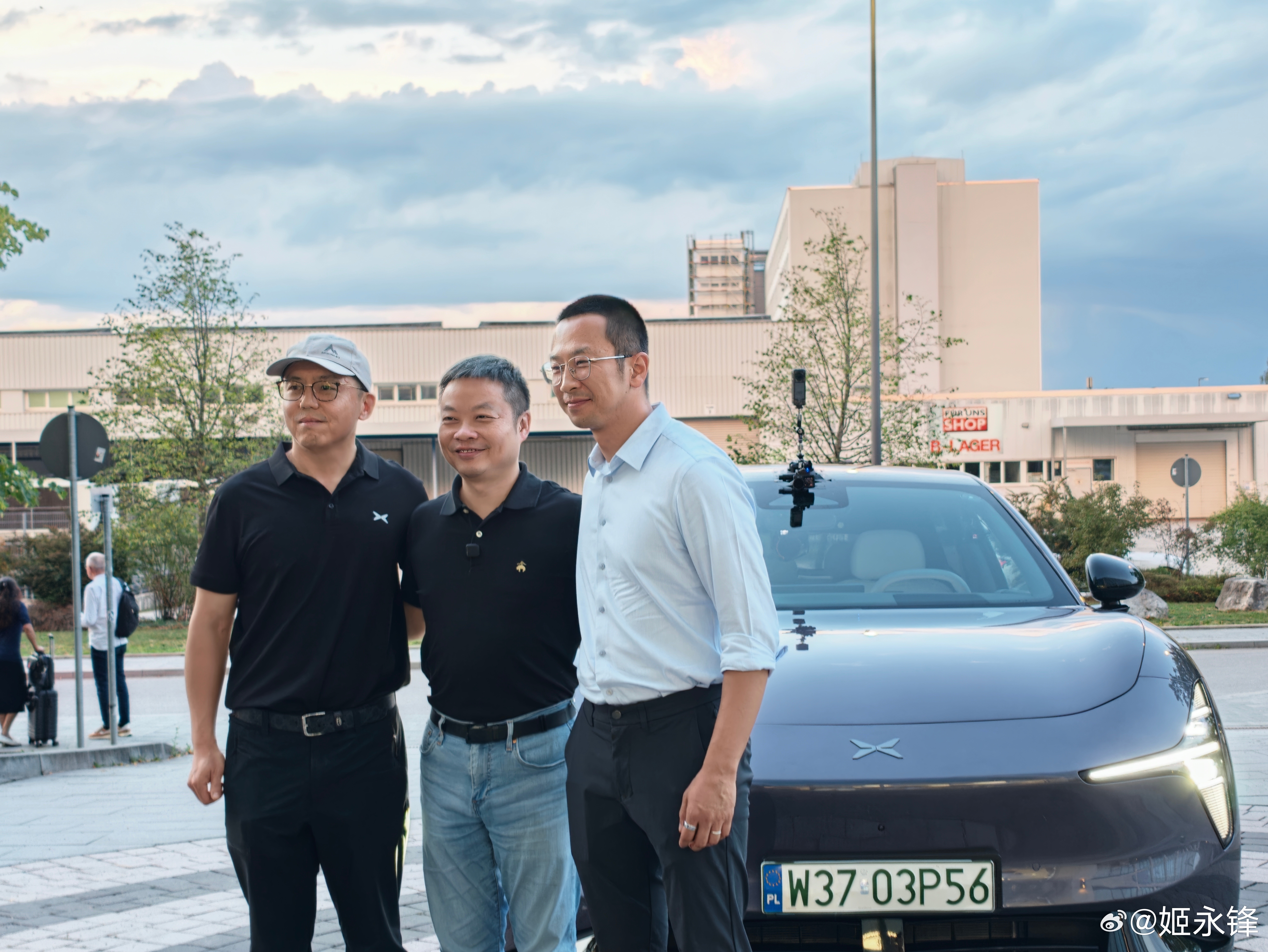 近期，小鹏图灵AI智驾（NGP）在欧洲的路测备受海内外媒体关注。7月14日，何小