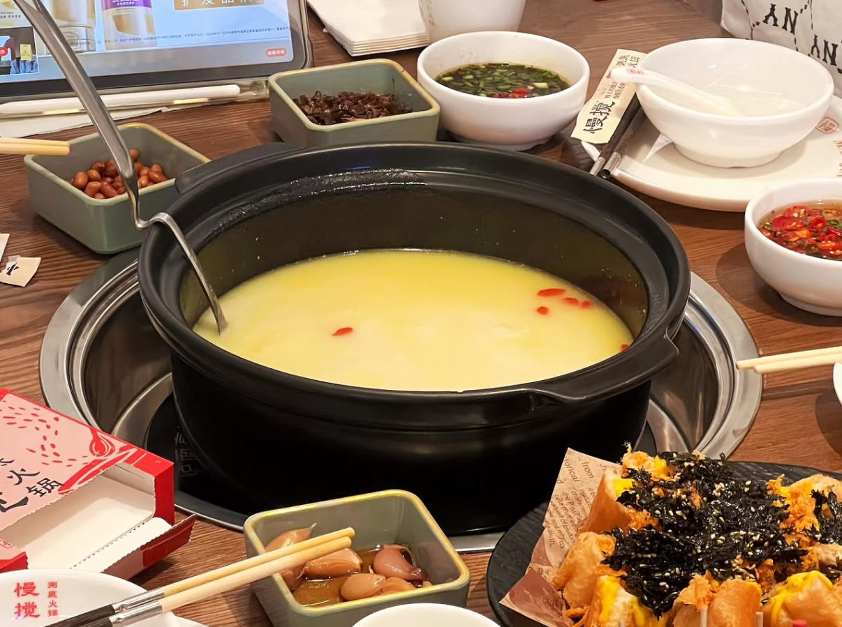 又到了该吃火锅的季节，照着这份说明书来上一顿热腾腾的火锅，我就是全世界最幸福的人