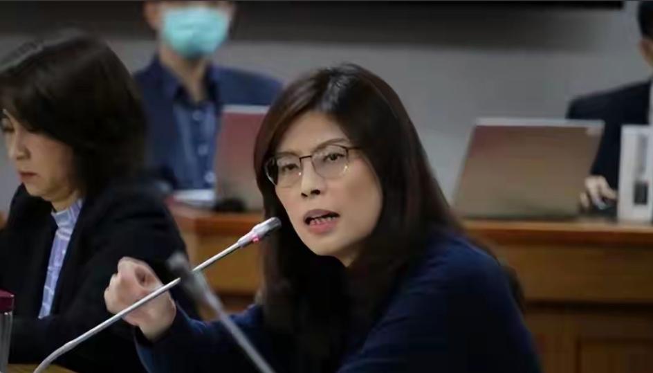 对于要见高市早苗的质疑，郑丽文终于做出了回应！

说白了，郑丽文觉得自己说要拜访