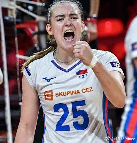 排球 ⚡️ 捷克国手接应莫妮卡.布兰库斯卡下赛季将身披布斯托.阿西奇奥的战袍出战