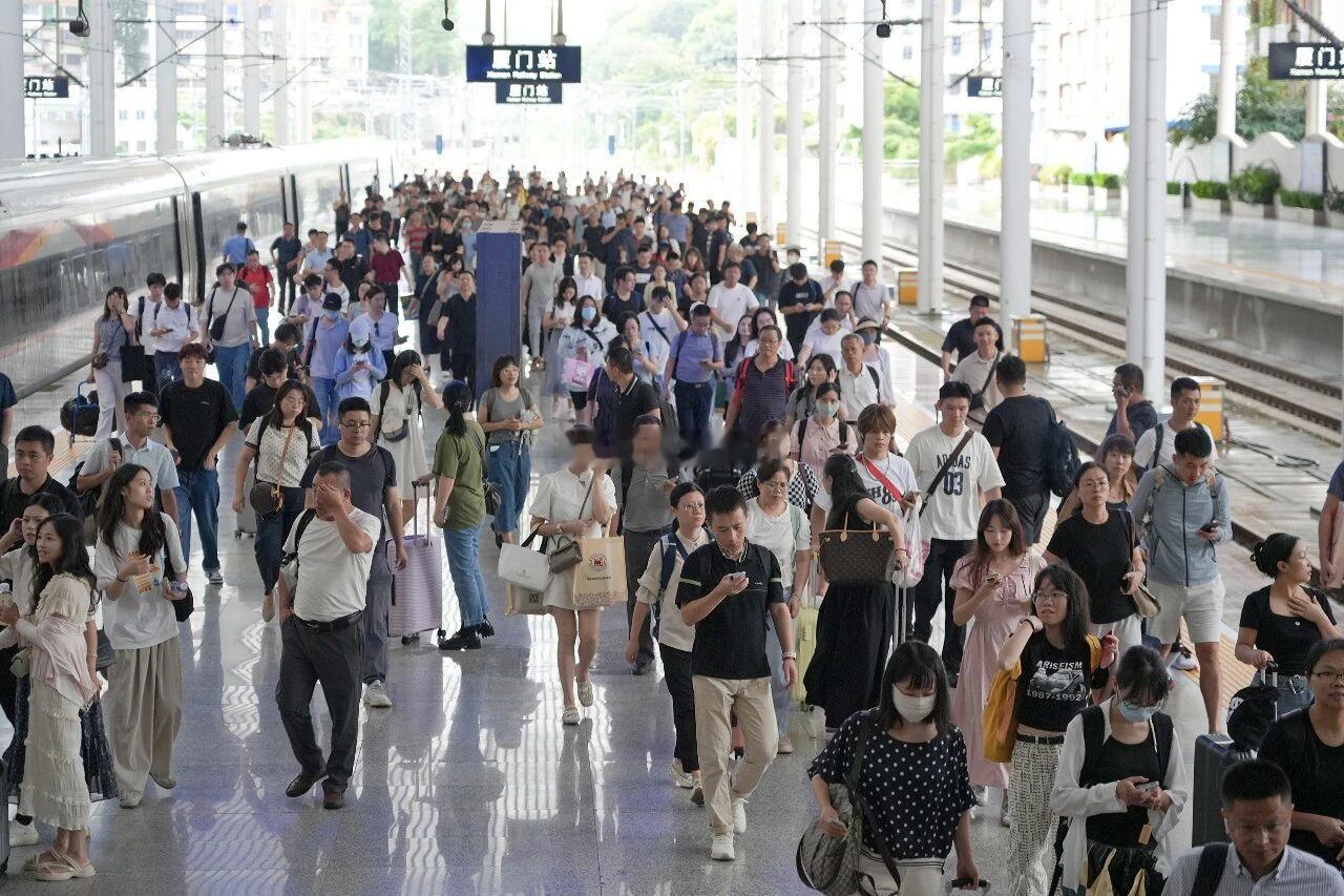 端午假期 福建铁路预计发送旅客279.7万人次 