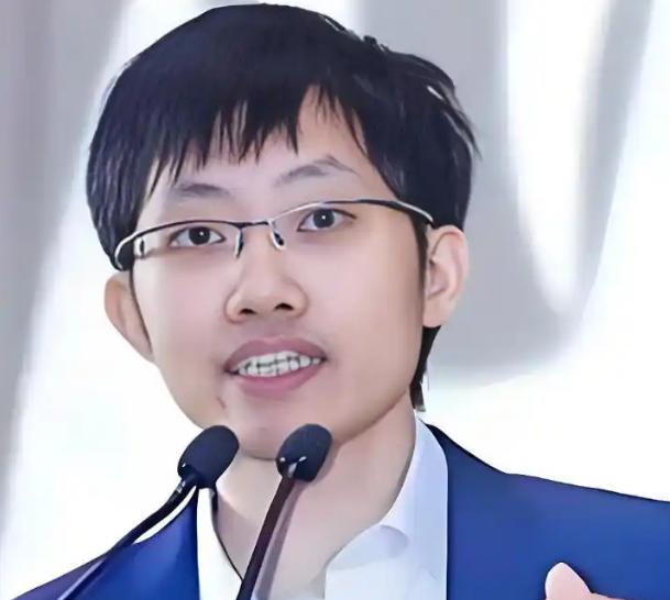 中美 AI 差距到底有多大？梁文锋毫不避讳、一针见血地回答：“表面上中国 AI 