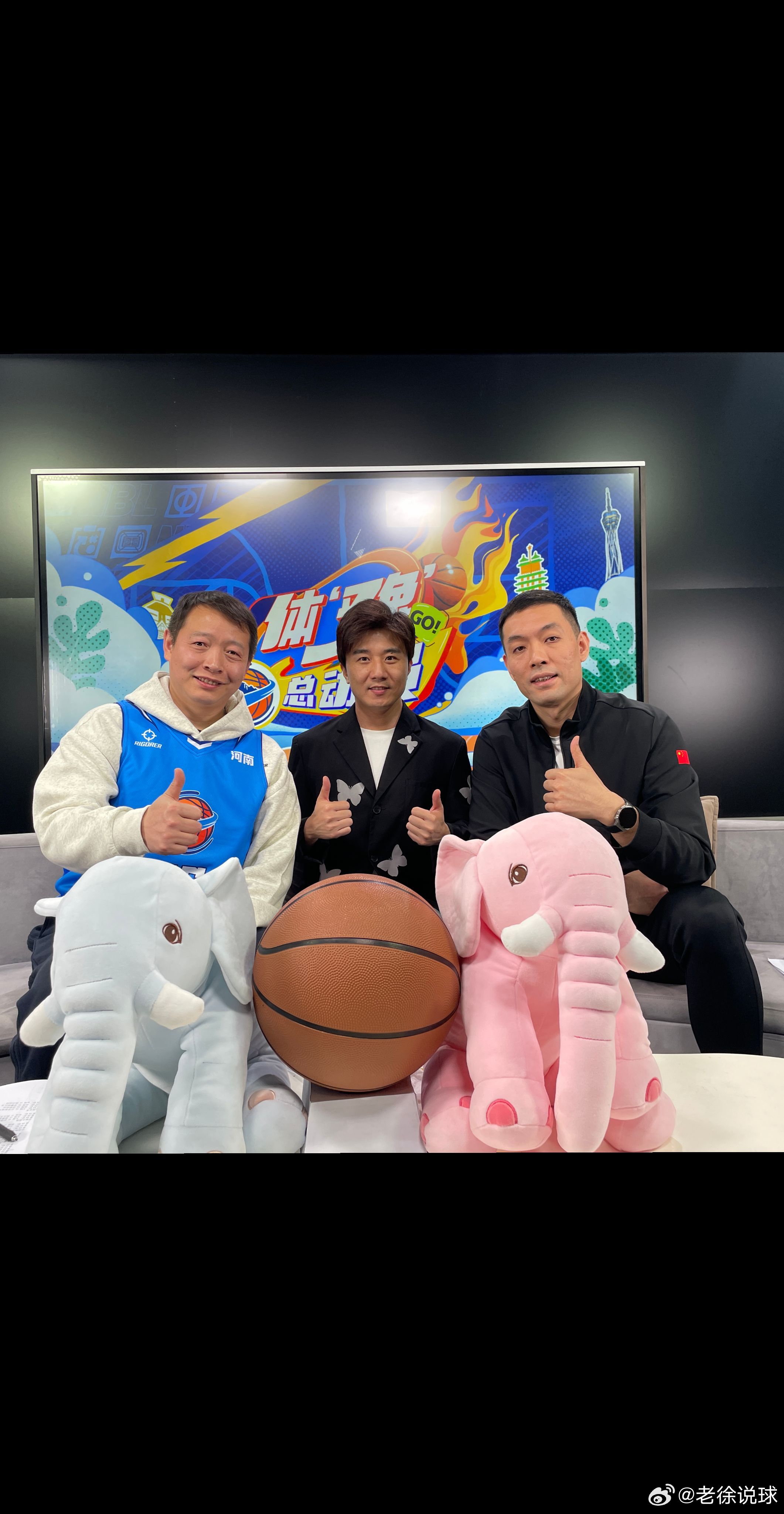 感谢民生频道的邀请，时隔多年，再次回到曾经熟悉的演播室，解说了一场河南男篮的比赛