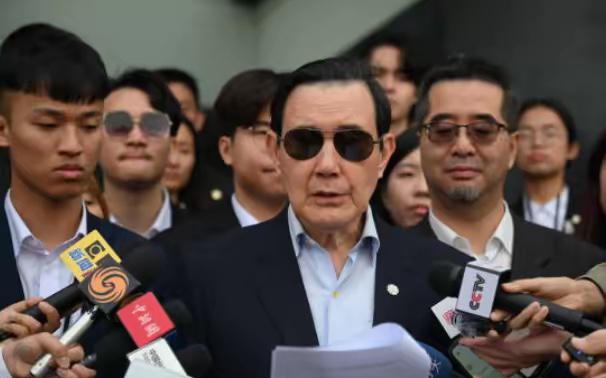 马英九最近在两岸关系上又开始“提条件”了。他说，如果大陆统一台湾的手段不和平、过