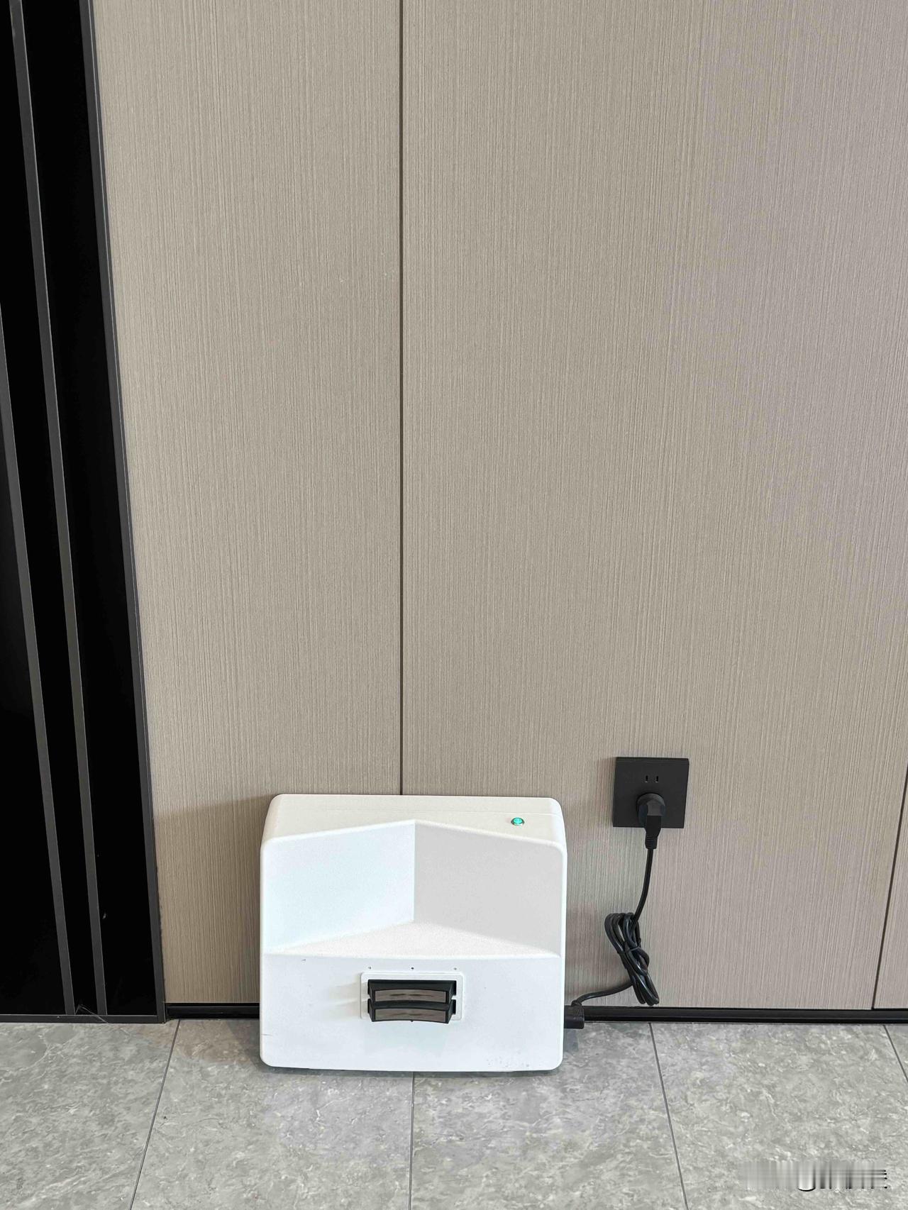 以后新能源汽车的充电桩大概率就是差不多这个形态