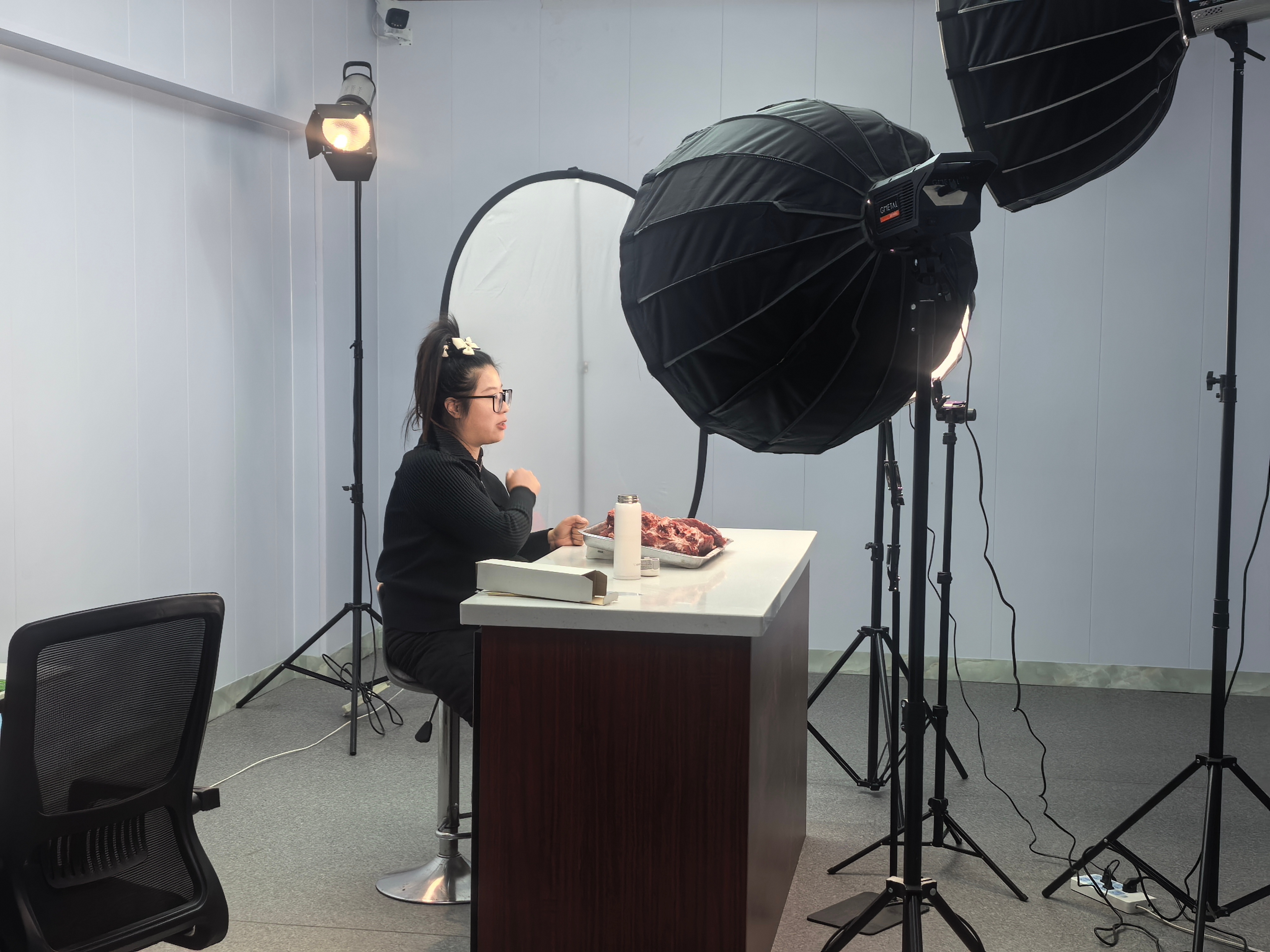 今天来到淄博玺丰数字科技有限公司，看到有这么一群年轻人，他们不空谈理想，而是扎根