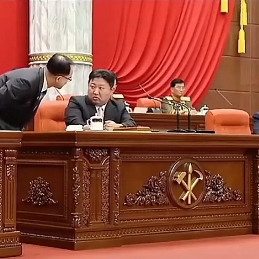 近几年，朝韩半岛关系日趋紧张。从“气球垃圾战”、“高频扩音器扰民”……到“切断铁