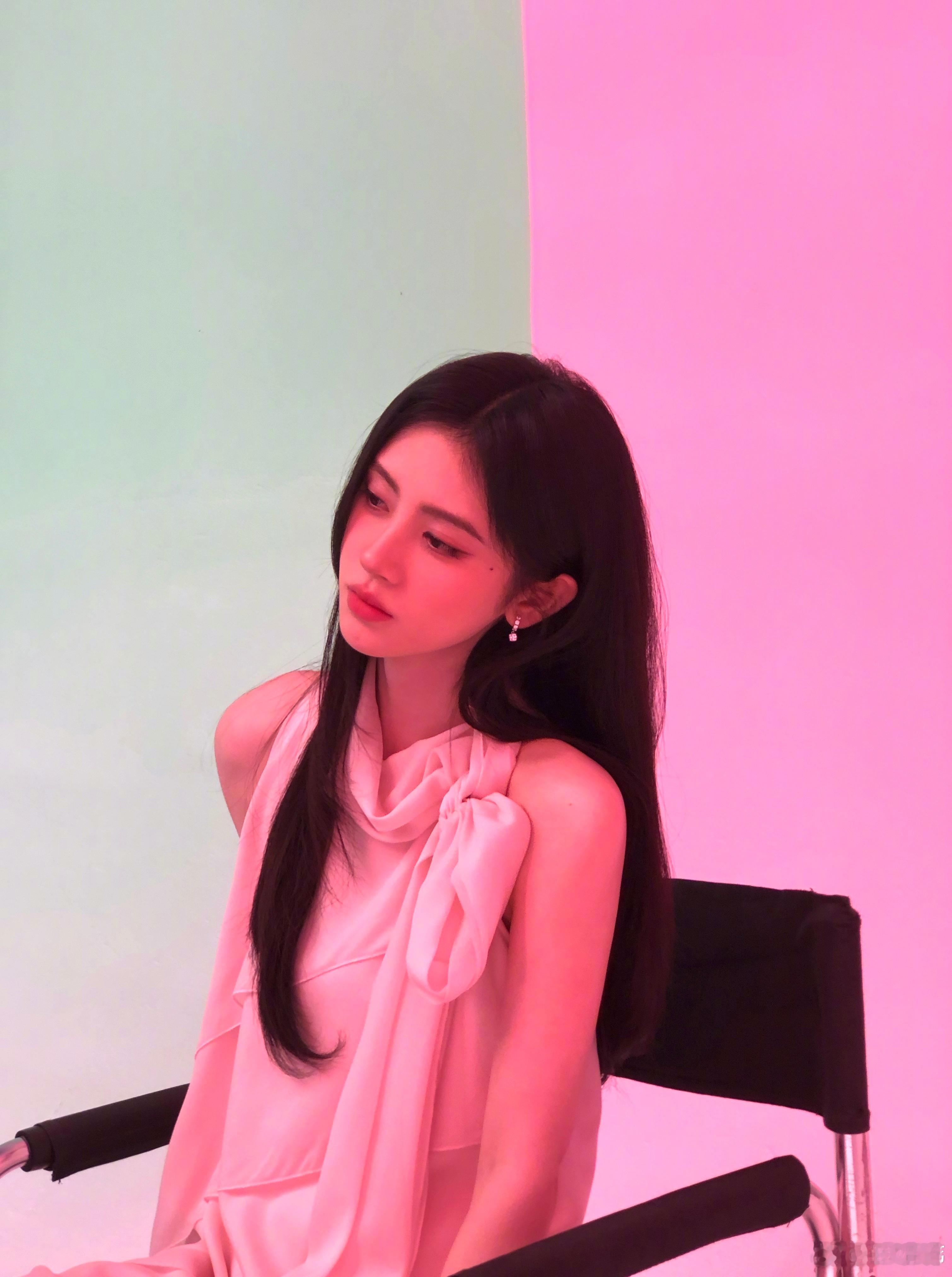 jjy鞠婧祎来战 jjy鞠婧祎阿黛 太阳会下山，爱不说再见𝙏𝙝𝙚 𝙨𝙪