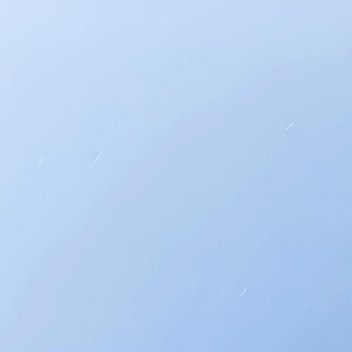 少年就是要在阳光下挥酒汗水。信念和梦想,执着和坚定,与立场无关,与利益无关,简单