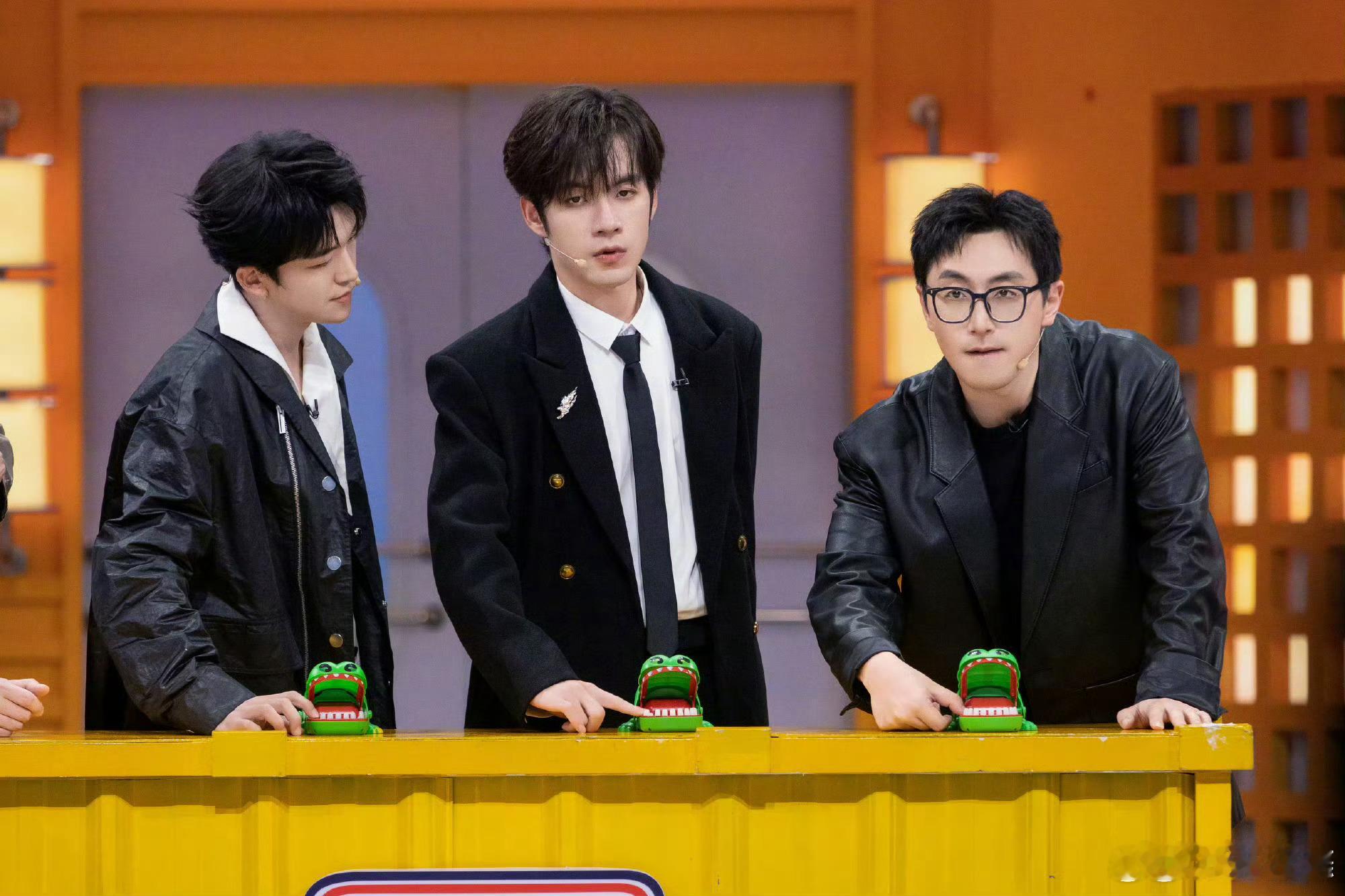 白客跳了李羲承进行曲 没想到白客还有这隐藏技能，跳李羲承进行曲这么带感，简直是舞