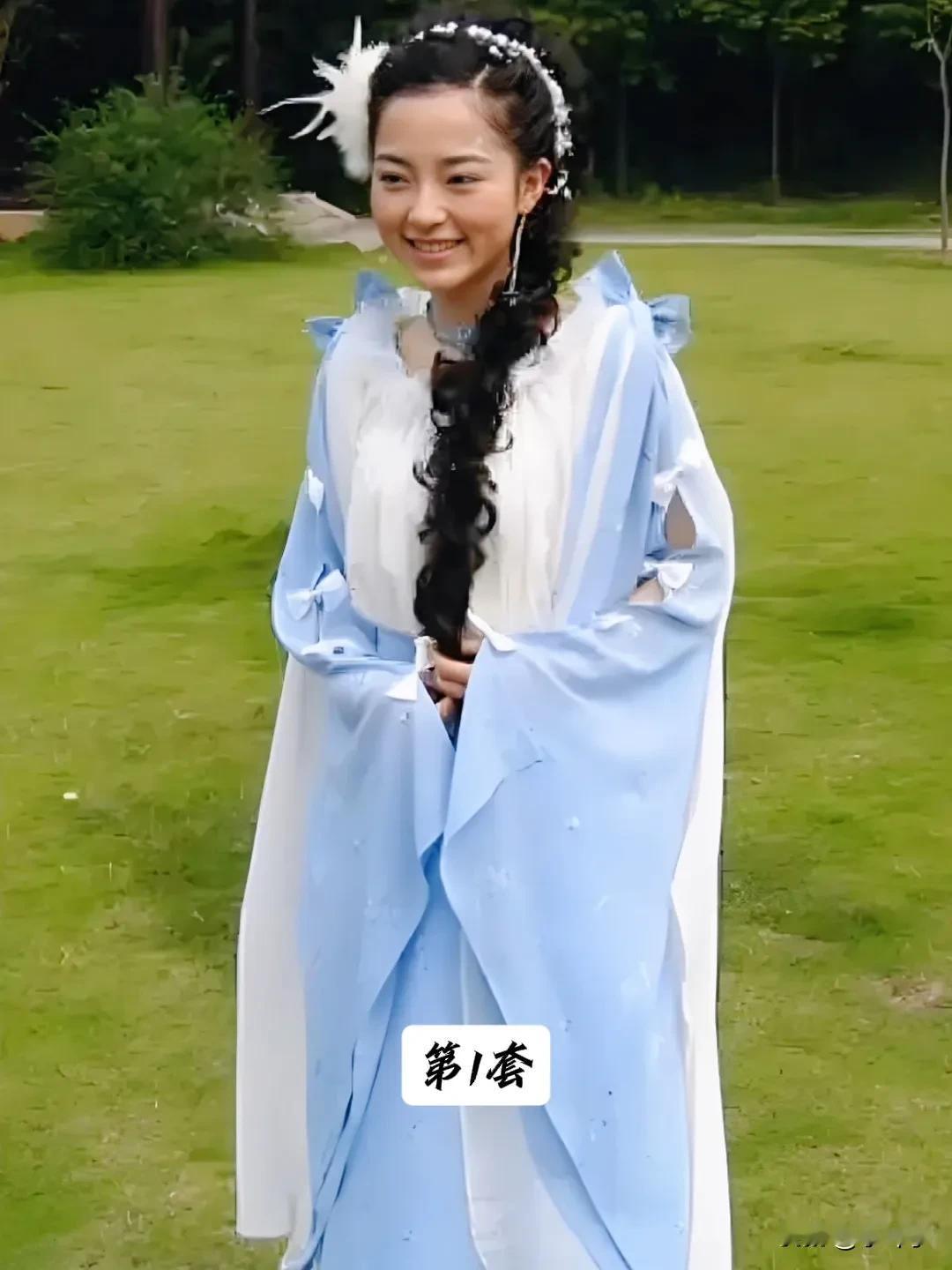 《龙飞相公》谢元真的“雪精灵”服装盘点！